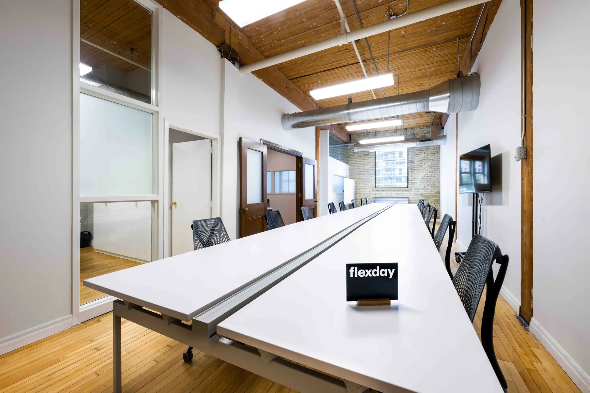 Space Spotlight - Flexday Suites - 49 Spadina Ave