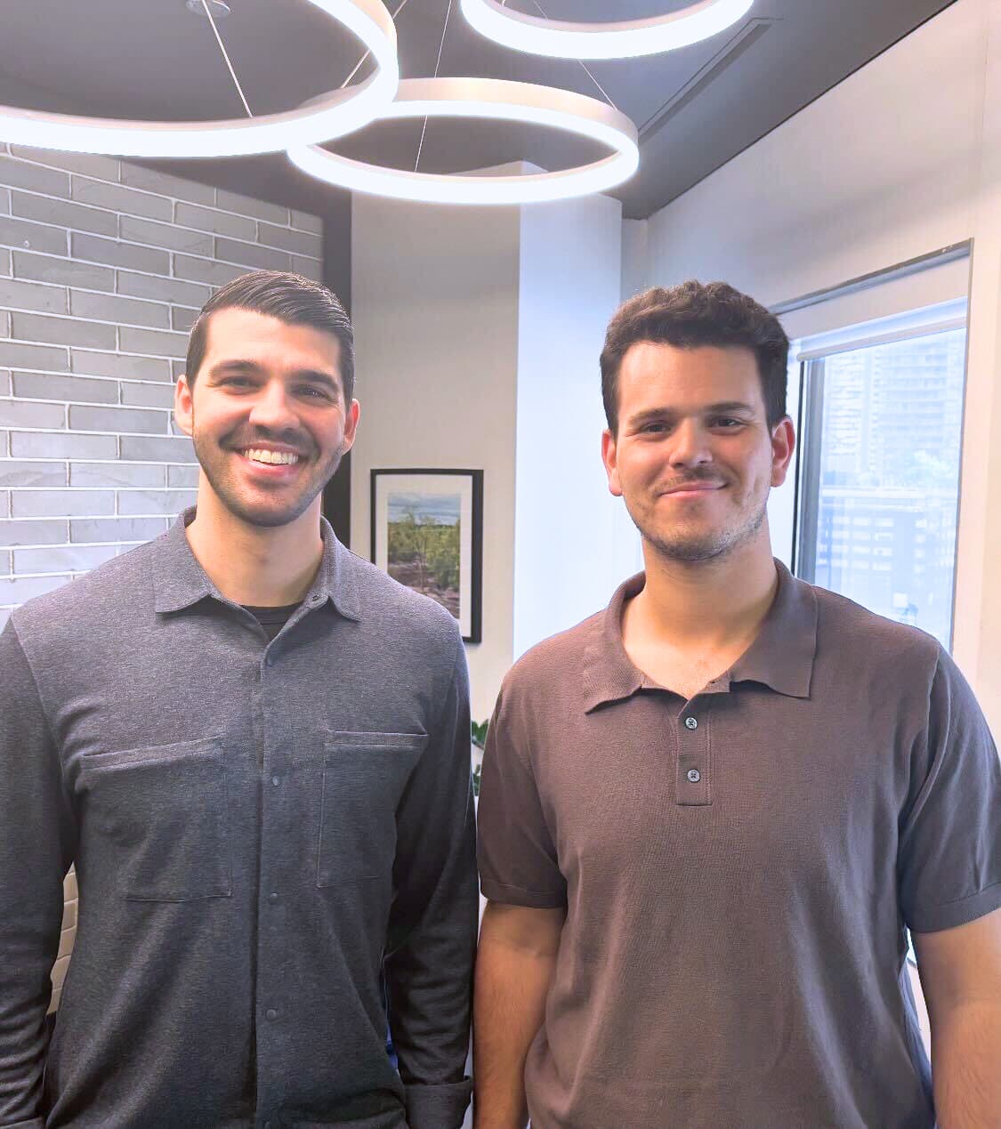 Toronto broker expands workspace toolkit and closes client's new flex requirements with Flexday solutions.