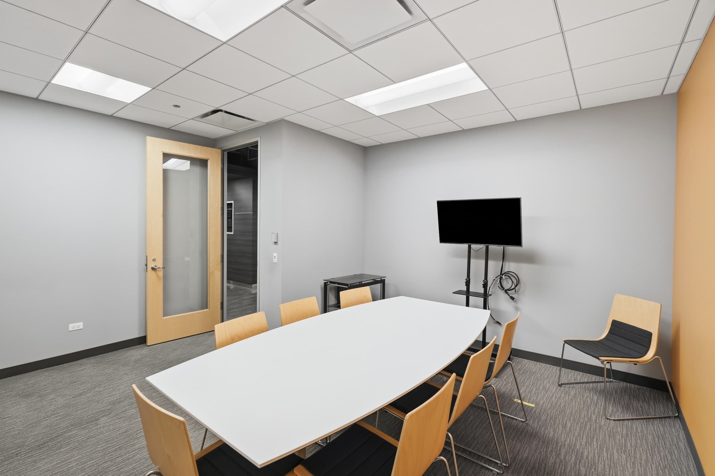 Flexday Suites - 1 North Franklin, Suite 600 - Image 3