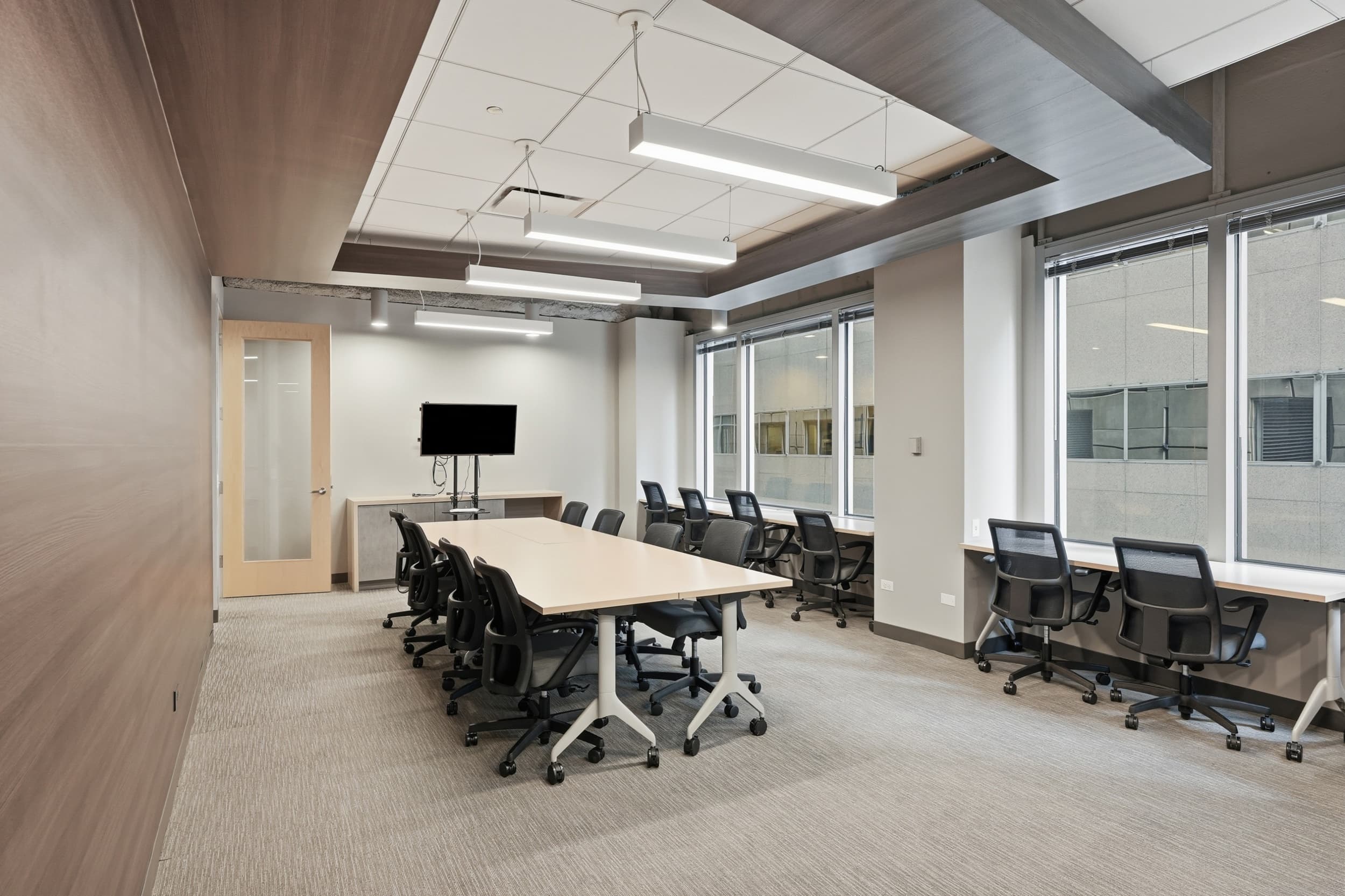 Flexday Suites - 1 North Franklin, Suite 600 - Image 4