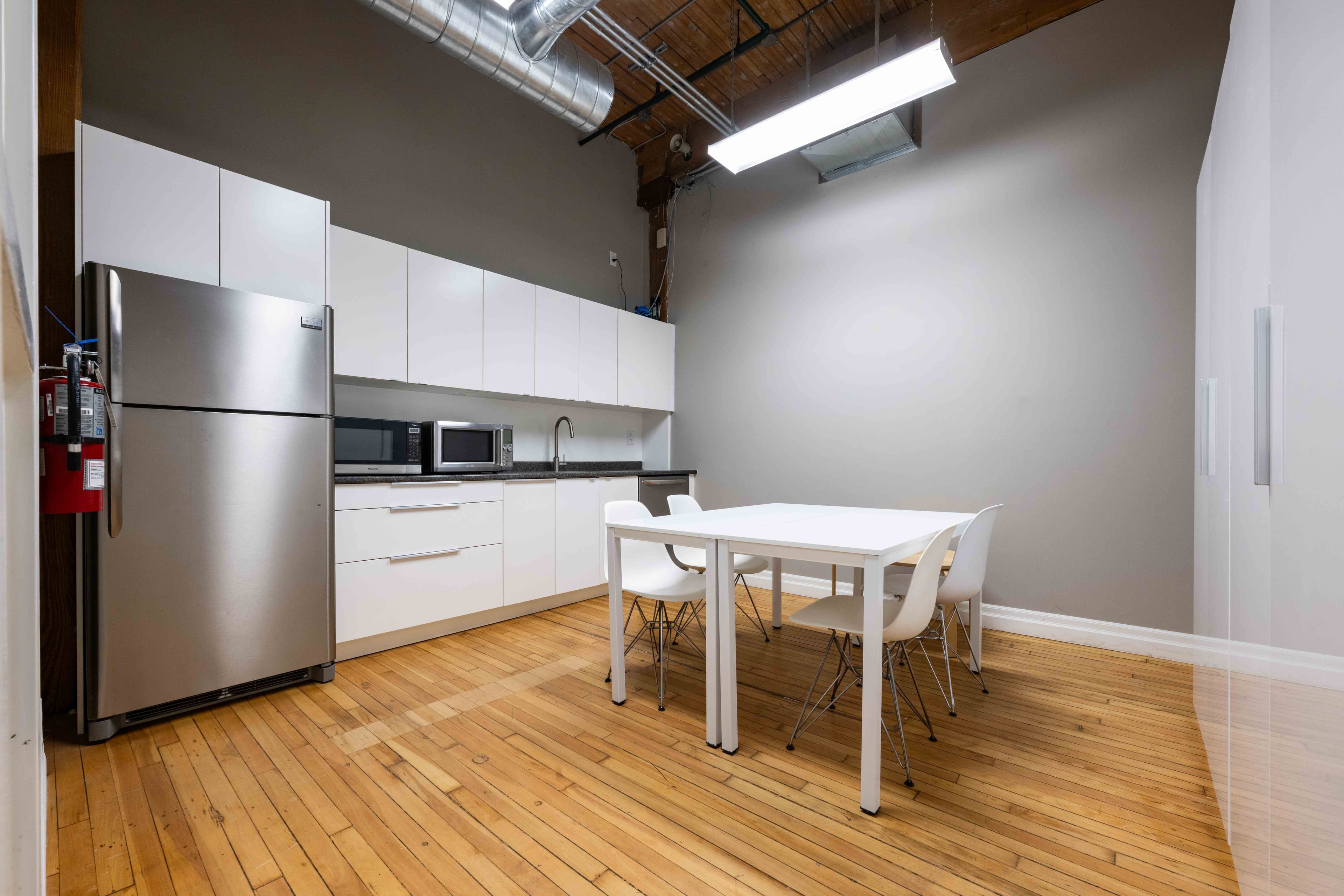 Flexday Suites - 49 Spadina Ave - Image 4