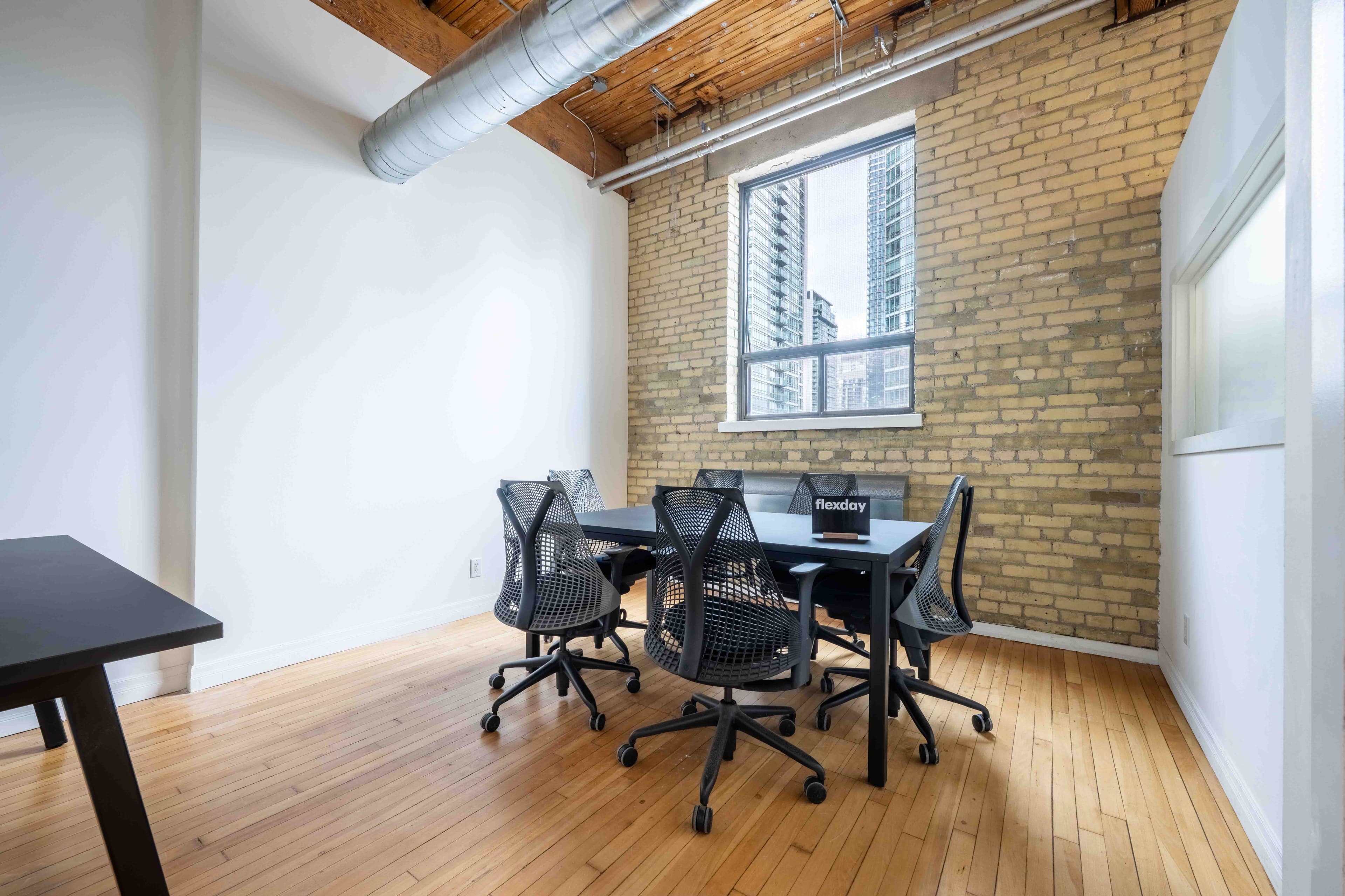 Flexday Suites - 49 Spadina Ave - Image 3