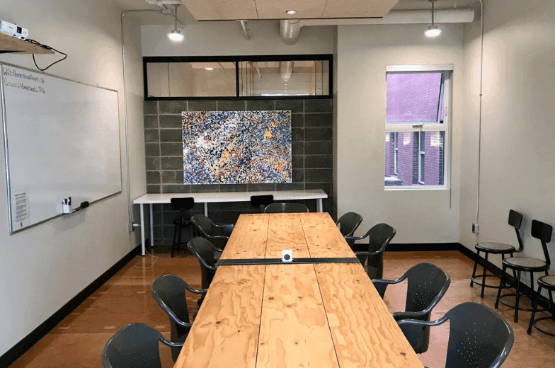 -MfEfrhrvF288Ze9lpH9-meeting-room-01.png