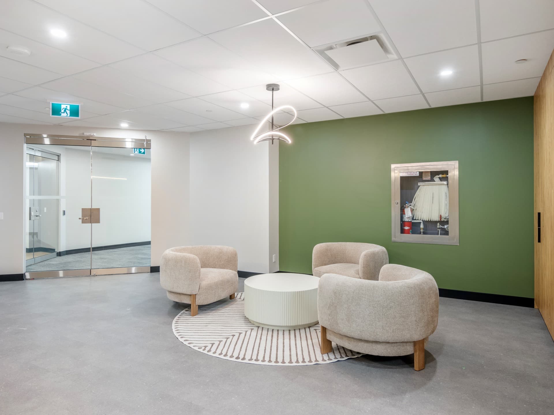 Flexday Suites - 11 King St. West Suite 401 - Image 2