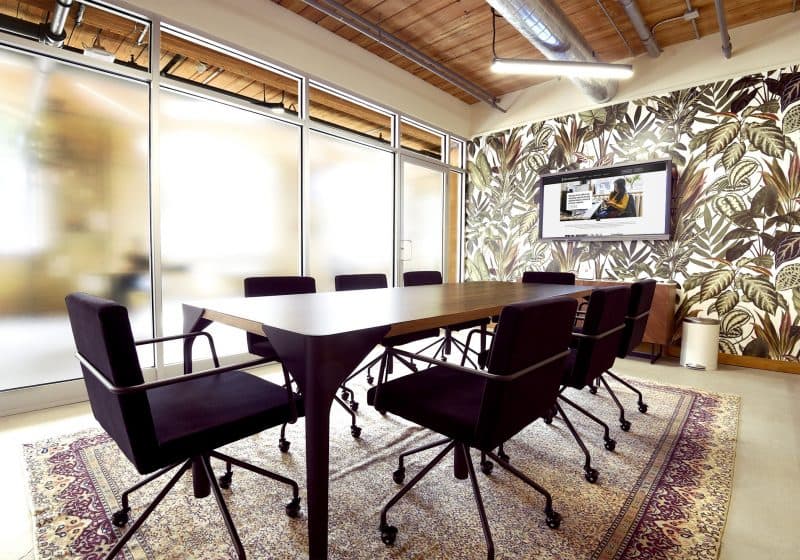 meeting-room--LlduHyM1m9QGQ8RQ3zr-meeting-room-01.jpeg