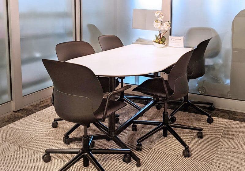 -MBZ0haBQNYNPr7YBhag-meeting-room-02.jpeg