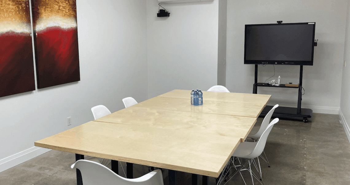 -MBAAEnqszrEC0I5c-ru-meeting-room-01.png